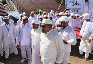 GUBERNUR MALUKU DAN WIDYA KUNJUNGI DUSUN ORI  DESA PELAUW