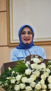 WIDYA KUNJUNGI RUMAH LITERASI DESA LAMAHANG – BURU