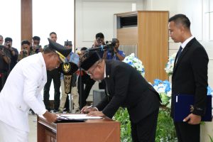 Rakib Sahubawa Dilantik Jadi Pj Bupati Malteng Ganti Mat Marasabessy