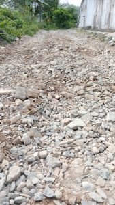 Jalan Umum Ke Gereja Santo Patrisius Gunung Nona, Terkendala Krisis BBM