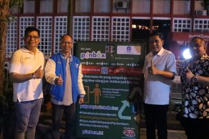 Wujudkan Ambon Bersih, UT Ambon Sumbang Pinbox  Kepada Pemkot