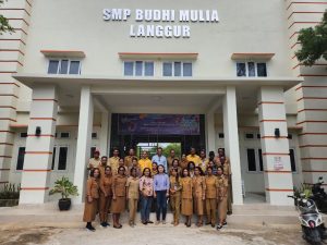 Tingkatkan Kreativitas dan Ekspresi Seni, IKA BML Beri Bantuan Ukulele dan Seragam