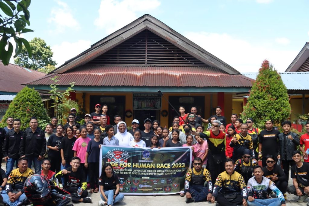 Ratusan Anggota Komunitas Motor Geruduk Kantor Universitas Terbuka Ambon